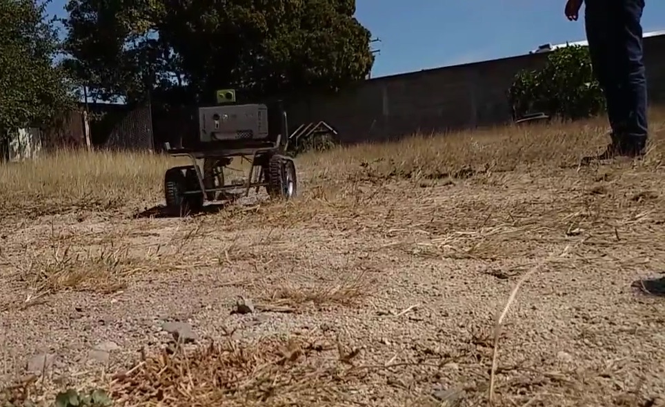 Robot sembrador de maíz