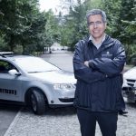 Los automóviles del futuro se comunicarán entre sí: Raúl Rojas