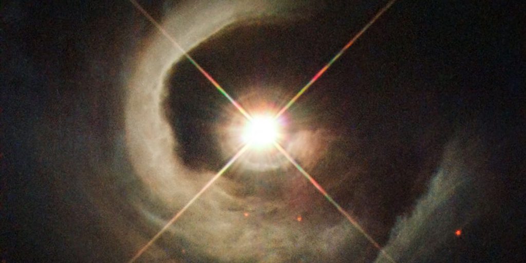 Estrella en formación, V1331 CYG- ESA/Hubble, NASA
