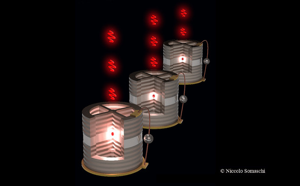 Ilustración de tres nanofuentes (puntos rojos en el centro de la cavidad) de donde manan millones de fotones individuales por segundo- Niccolo Somaschi_LPN-CNRS
