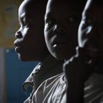 Un tercio de los niños de países en desarrollo sufre carencias psicosociales