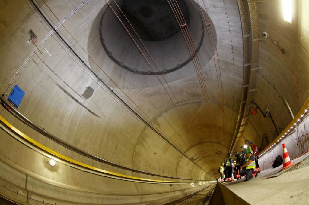 Túnel San Gotardo, el más largo y profundo del mundo