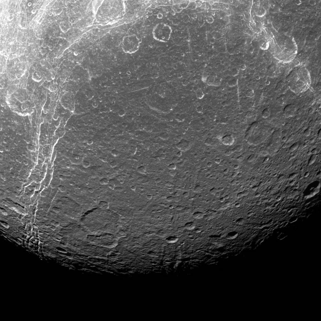 Dione, luna de Saturno- NASA_JPL-Caltech