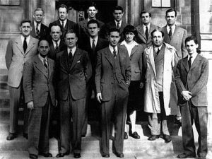El equipo del Chicago Pile. Fermi (abajo a la izquierda), Szilárd (segundo desde la derecha abajo)