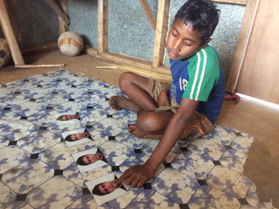 Un joven de las islas Trobriand identifica emociones en los rostros que se le muestran. Imagen: PNAS