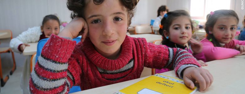 Niñas en un nuevo centro de educación para niños sirios en Kahramanmaras, Turquía- Foto UNICEF, UN019130, Ergen