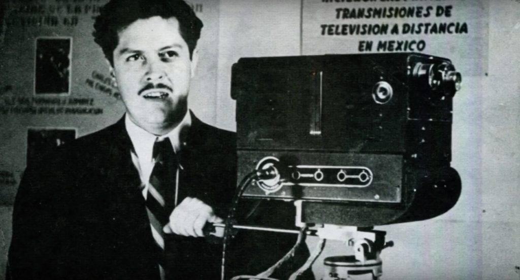 Guillermo González Camarena y su cámara de transmisión de imágenes de televisión a color