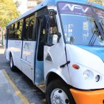 Pruean autobús eléctrico de pasajeros en la Ciudad de México