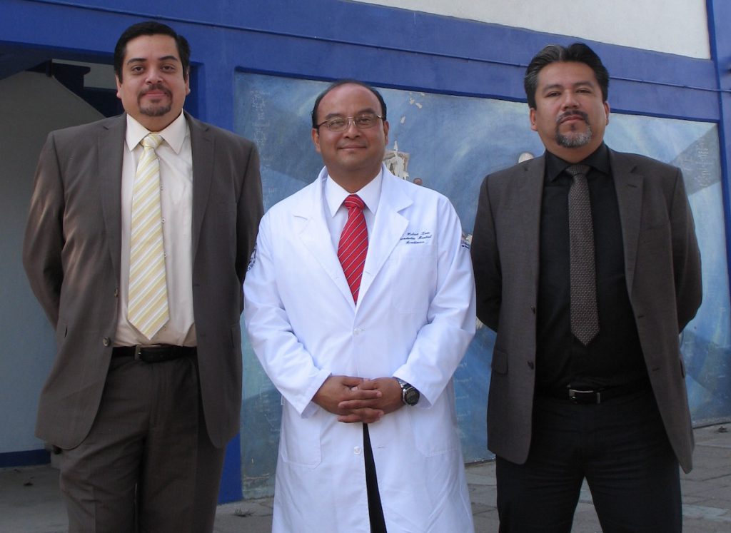 Dr. Juan Carlos Solís, Dr. Hebert Luis Hernández y Dr. Pablo García