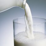 Consumo de lácteos en el embarazo, disminuye riesgo de bajo peso en bebés al nacer