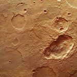 Trío de cráteres en Marte