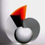 Lady, escultura abstracta de vidrio optico, cortado y pulido- Vlastislav Janacek
