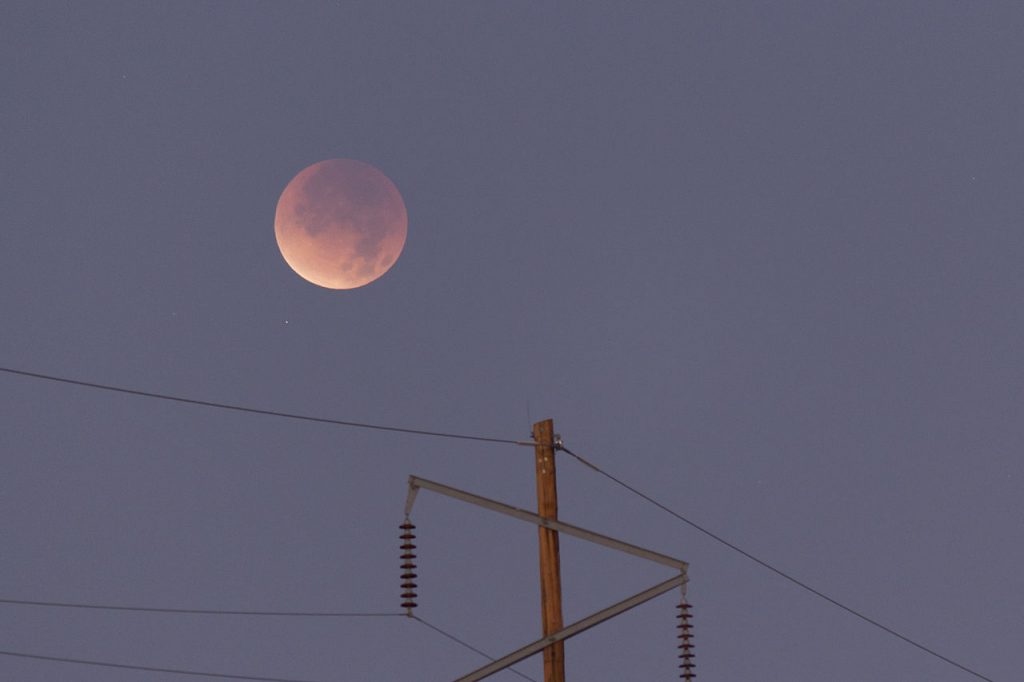 Eclipse lunar parcial- Collin Grady