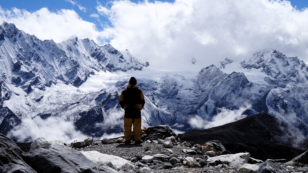 Vistas del valle del Himalaya desde el campamento base del glaciar Yala, Nepal- Joseph Shea