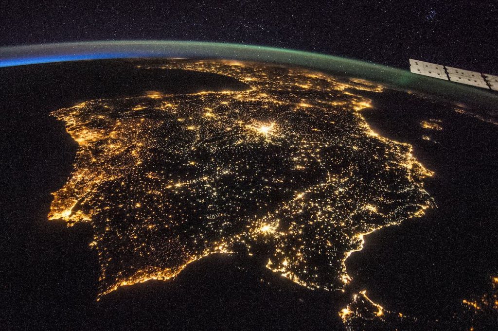 Iluminación nocturna en la Península Ibérica
