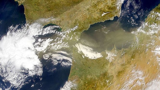 Borrascas del Atlántico y polvo sahariano sobre la Península Ibérica- NASA Visible Earth