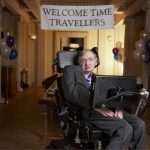 ¿Cómo logró Stephen Hawking vivir décadas con una enfermedad que mata en pocos años?