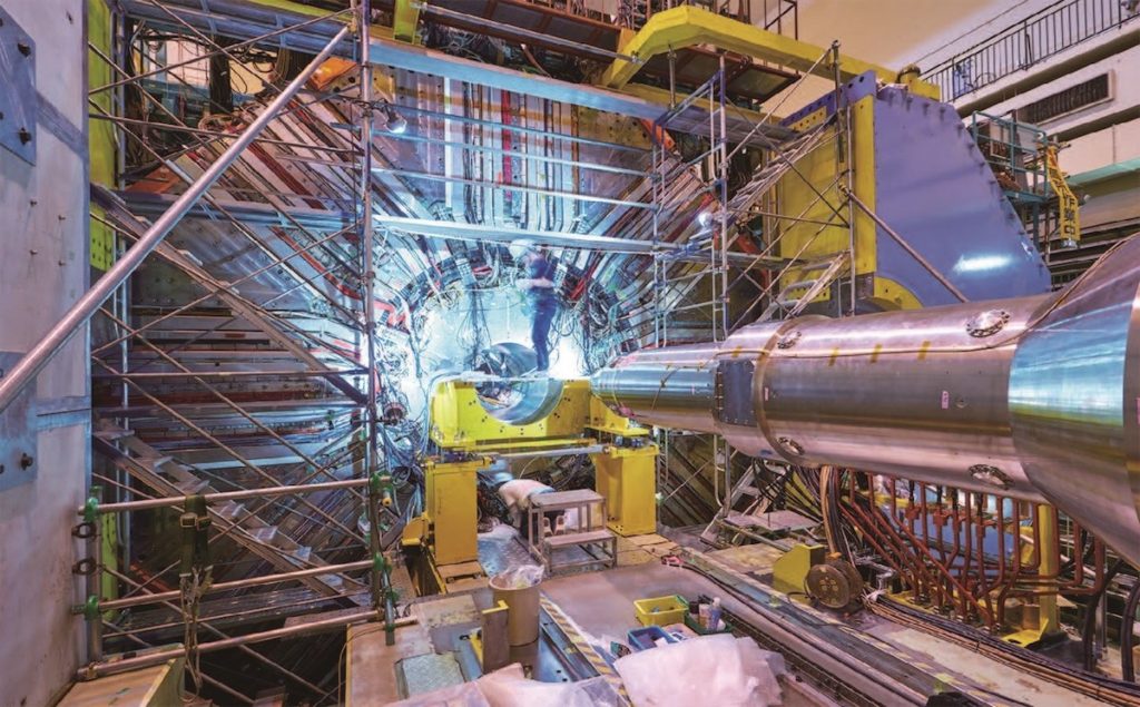 Experimento Belle II dentro del acelerador de partículas japonés SuperKEKB- KEK, N. Toge