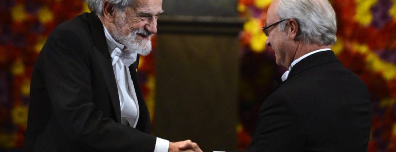 Lloyd Stowell Shapley al recibir el Nobel de Economía en 2012