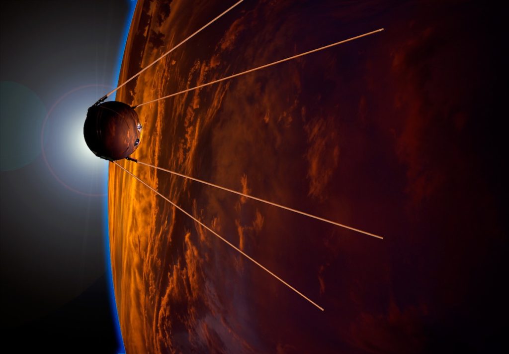 El Sputnik 1, el primer satélite que órbita la Tierra. Y punto de partida de la carrera espacial