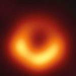Logran la primera imagen de un hoyo negro, con un telescopio del tamaño de la Tierra. Y ahora van a hacerle una película
