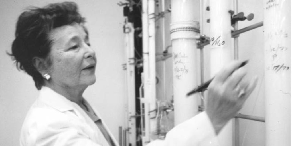 Gertrude Belle Elion, la mujer que hizo posibles los transplantes de órganos, pero a la que no dejaron tener un doctorado