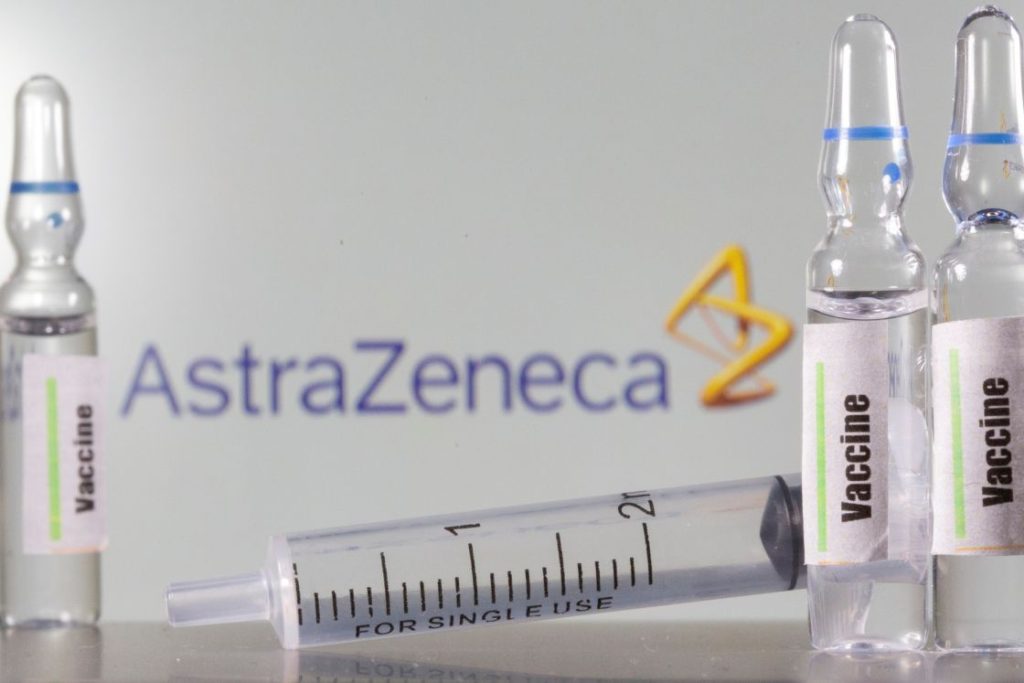 La Unión Europea amenaza a AstraZeneca por su retraso en la producción de vacunas