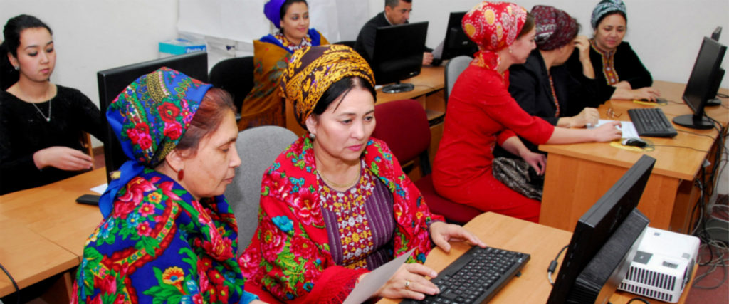 Mujeres expertas en estadística, en Turkmenistán- Foto Banco Mundial